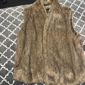 Abercrombie Finch medium faux fur vest
